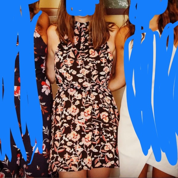 Mini floral halter dress - Picture 7 of 7